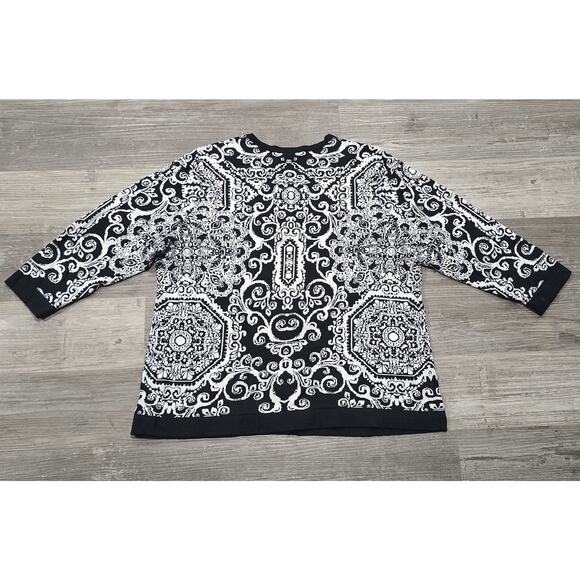 Isaac Mizrahi Live! Black & White Abstract Print Crew Neck Button Front Cardigan - Picture 2 of 8